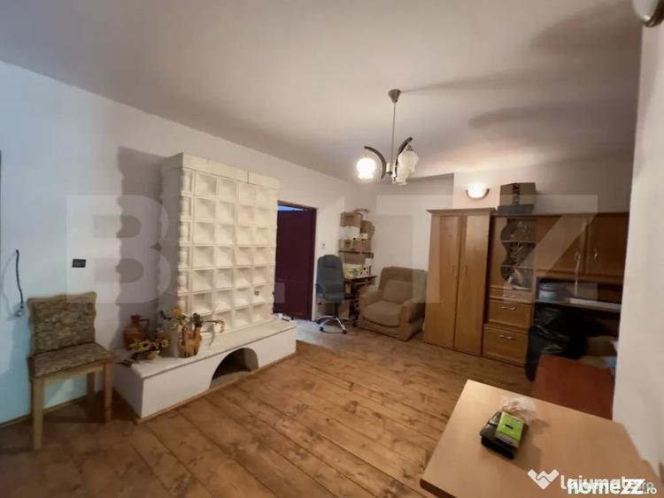 Casă cu 7 camere cu Teren 1670 Mp în Ponor