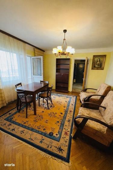 Apartament cu 3 camere semidecomandat în Malul Mureșului