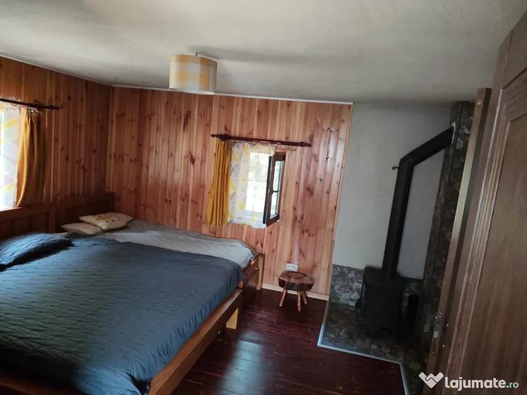 Casă cu 3 camere în Căzănești