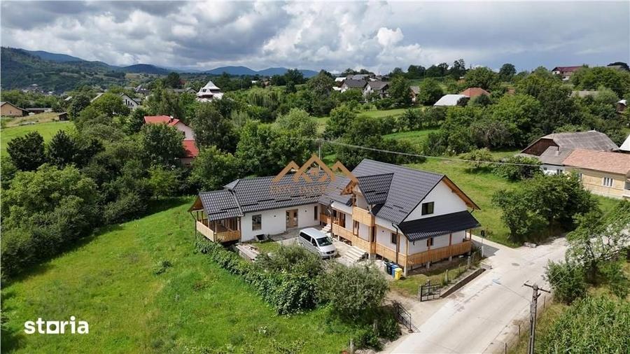 Casă cu 4 camere cu Teren 2500 Mp în Cacica