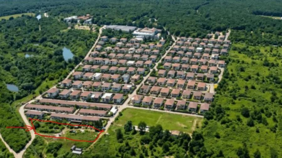 Teren Construcții intravilan de 3050 mp, în 1 Decembrie