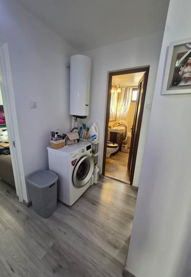 Apartament cu 3 camere semidecomandat în Bucur Obor