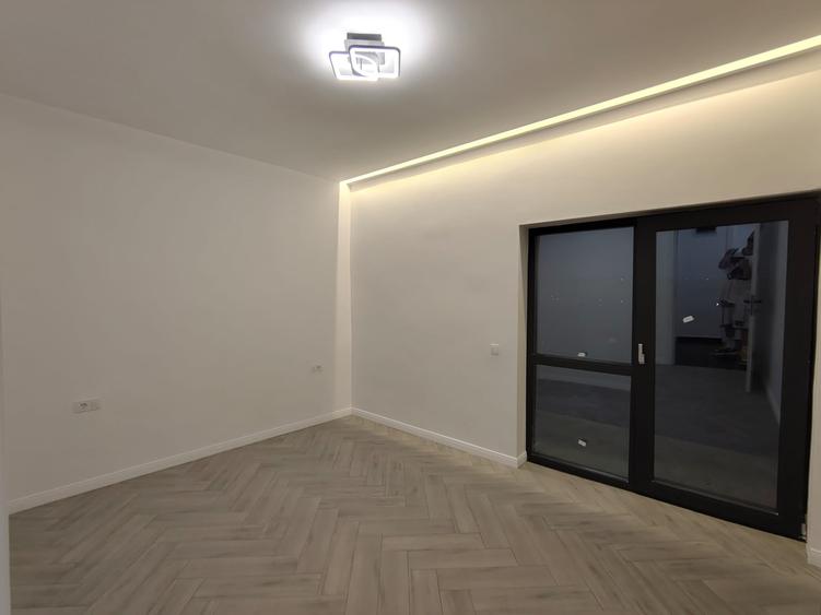 Duplex cu 4 camere cu Canalizare în Popas Păcurari