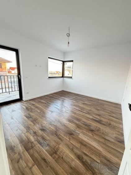 Casă cu 3 camere în Ipotești