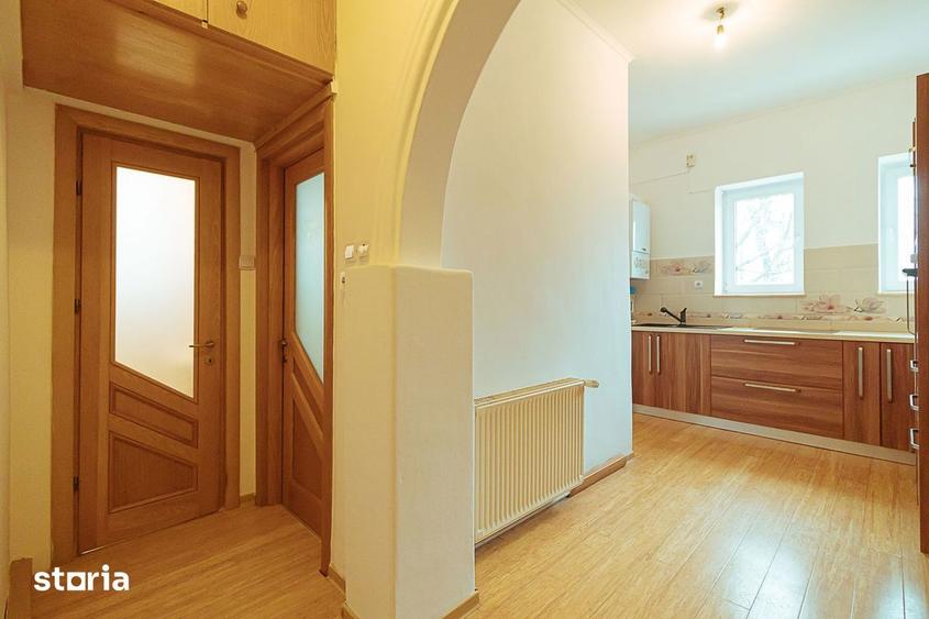 Ultracentral, drumul spre Cetatea Bra?ovului, pet friendly. - 16