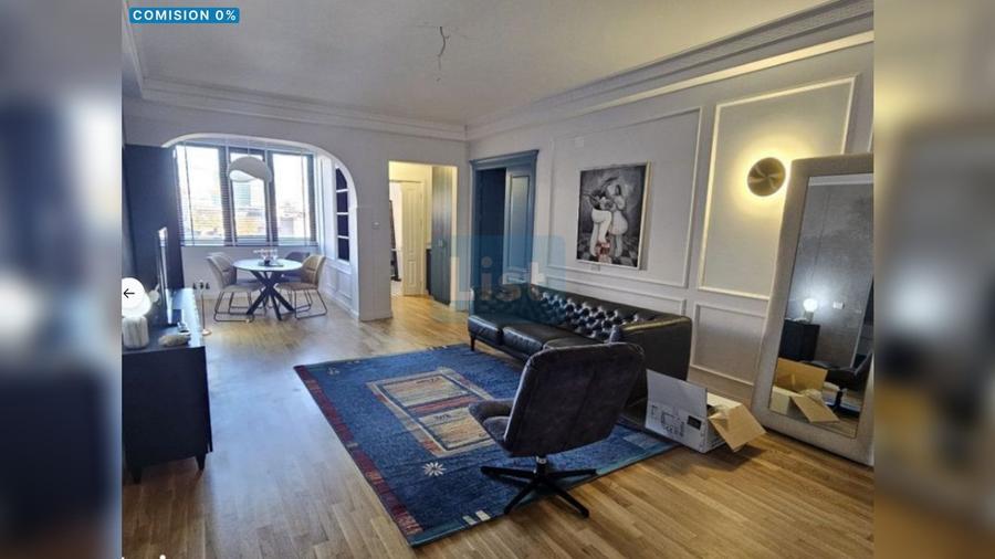 Apartament cu 4 camere decomandat în Victoriei