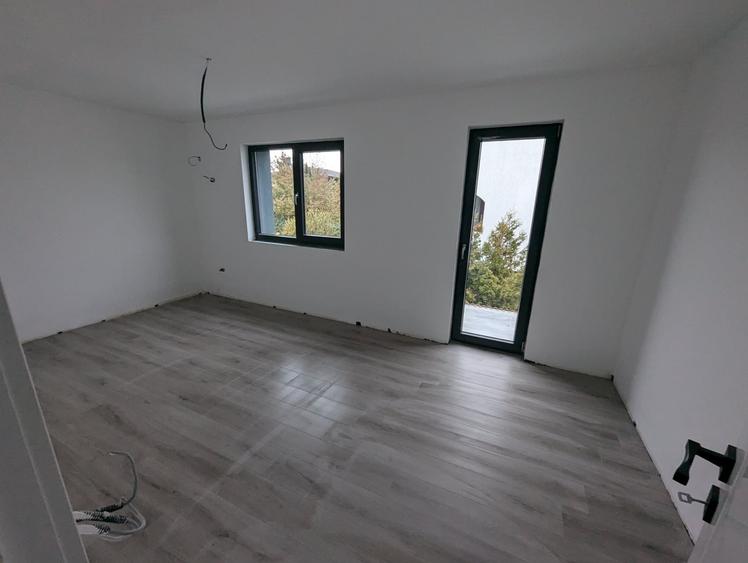 Duplex cu 5 camere cu Teren 387 Mp în Corbeanca