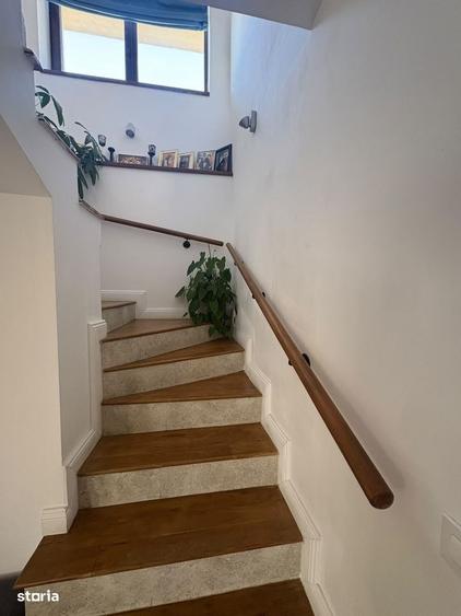 Casă cu 4 camere în Central