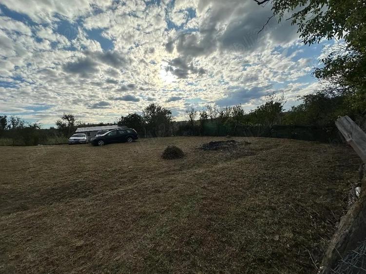 Teren de 1190 mp, în Soceni