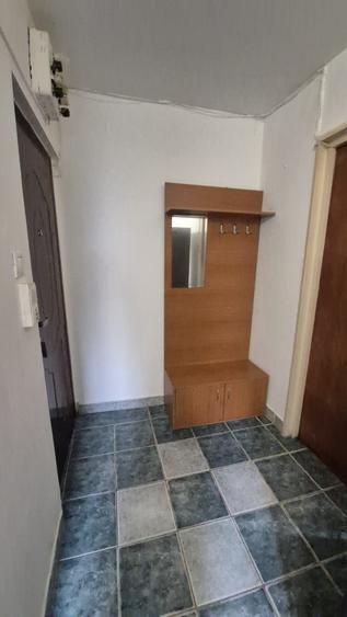 Apartament cu 2 camere semidecomandat în Hărmanului