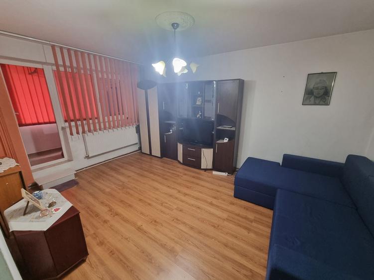 Apartament cu 2 camere decomandat, mobilat în CET