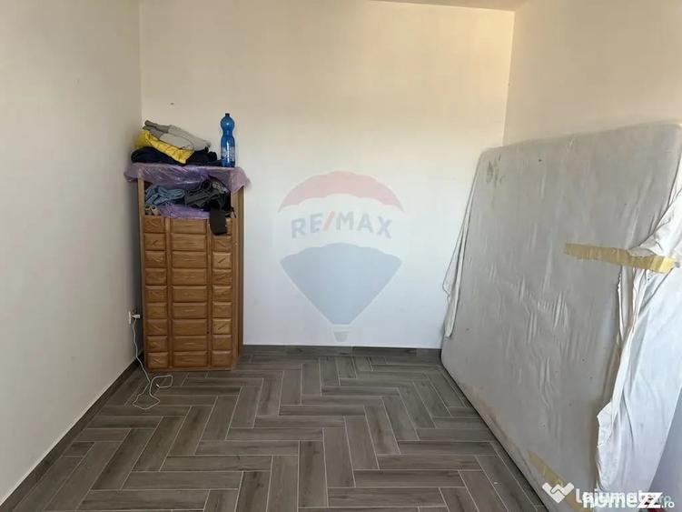 Apartament cu 2 camere semidecomandat în Săvinești