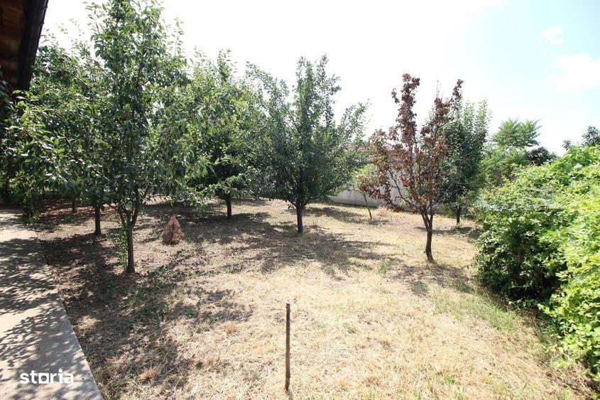 Casă cu 4 camere în Odaia Manolache