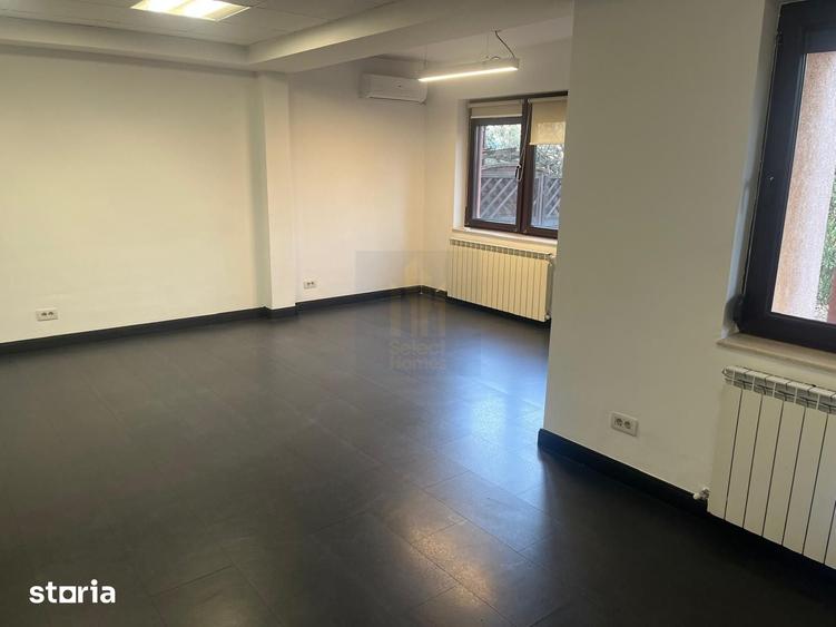 Casă cu 7 camere decomandat cu Teren 120 Mp în Floreasca