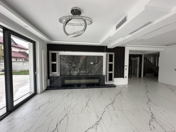 Casă individuală cu 10 camere cu Canalizare în Pipera