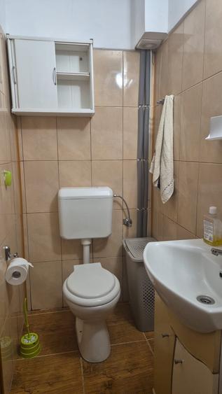 Garsonieră decomandată în Central