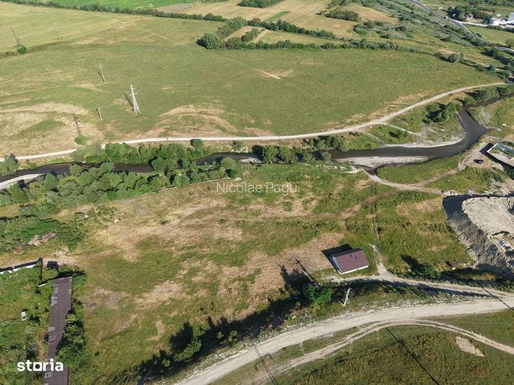 Teren Cu Amplasament Rar Direct Pe Malul Raului Turcu, Zarnesti