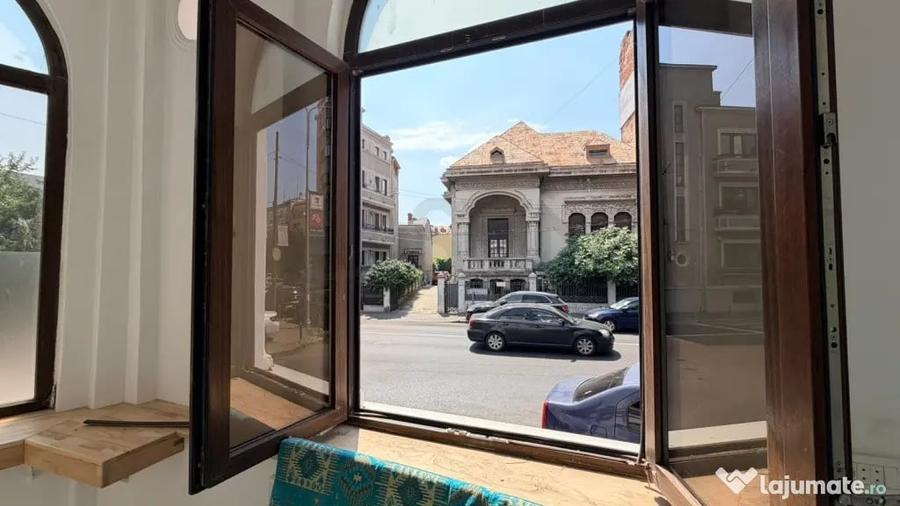Casă cu 7 camere cu Teren 50 Mp în Unirii