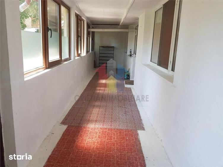 Apartament cu 3 camere semidecomandat în Apollo