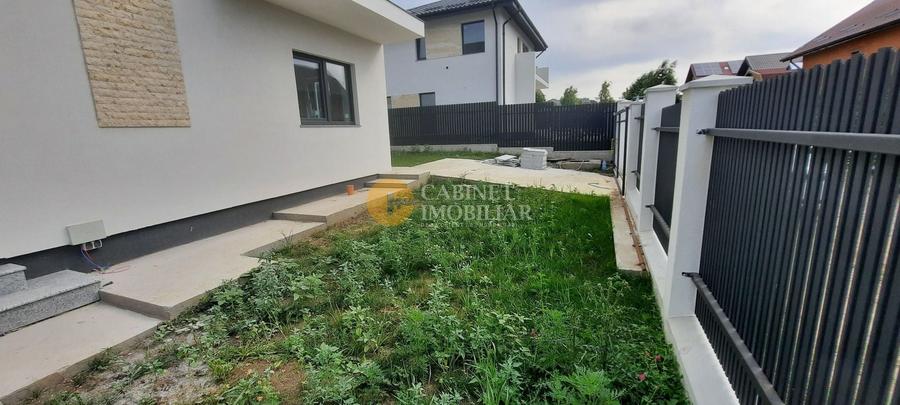 Casă individuală cu 4 camere cu Canalizare în Valea Adâncă