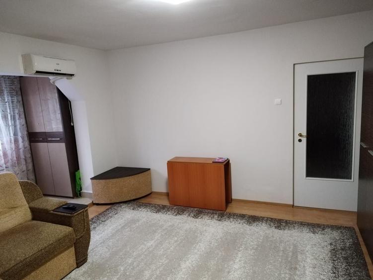 Apartament cu 2 camere semidecomandat în Rogerius
