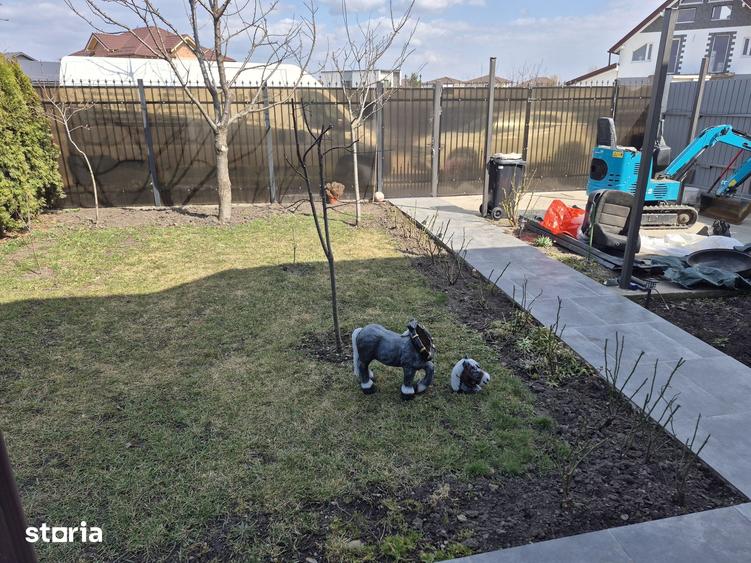 Casă cu 4 camere cu Teren 500 Mp în Stupini