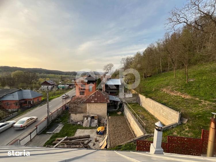 Casă cu 8 camere decomandat cu Teren 540 Mp în Voinești