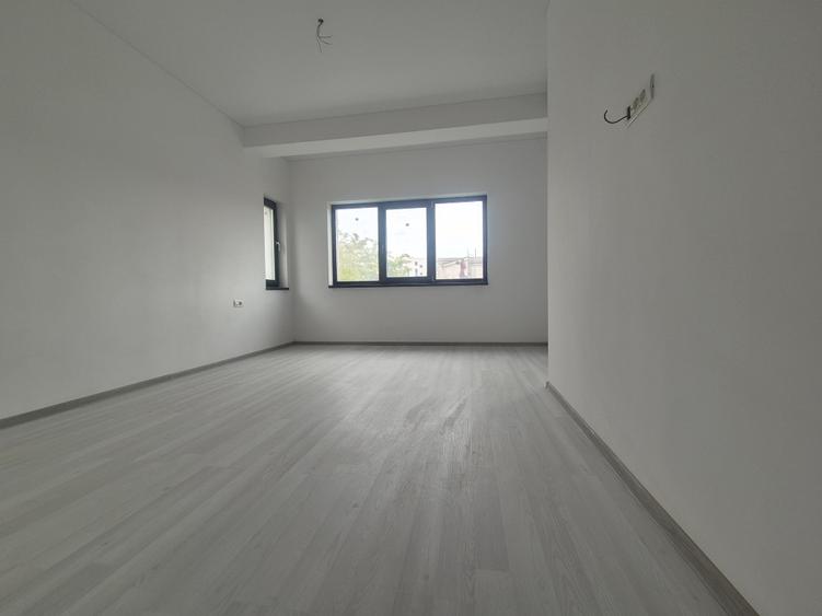Casa 5 Camere,  Curte, Loc de Parcare,Terasa Circulabila - 8