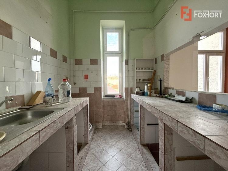 Apartament cu 5 camere decomandat în Elisabetin