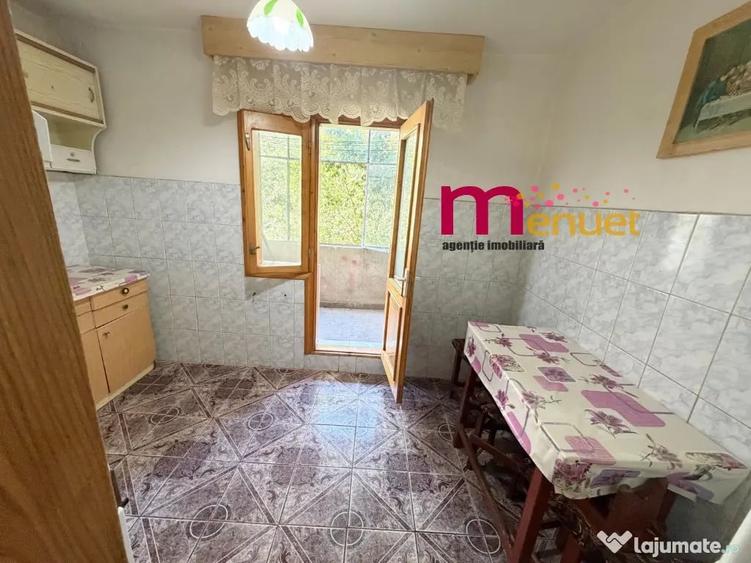 Apartament cu 3 camere decomandat în C5