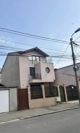 Casă cu 3 camere cu Teren 142 Mp în Casa de Cultură