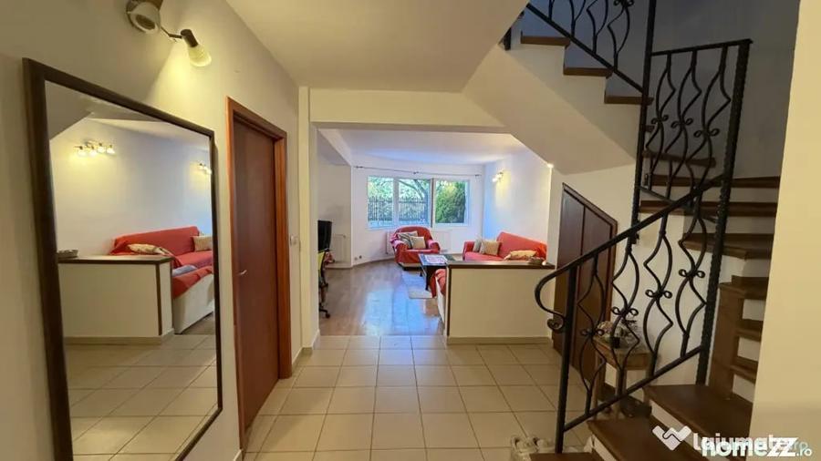 Casă cu 5 camere cu Teren 199 Mp în Roșu