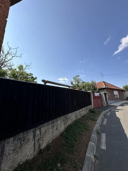Casă individuală cu 2 camere cu Canalizare în Episcopia Bihorului