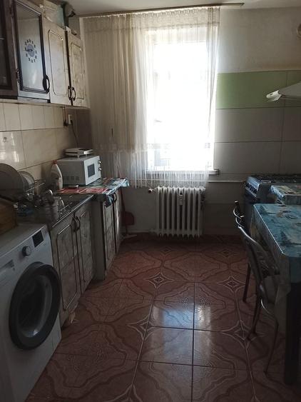 Apartament cu 2 camere decomandat în Calea București