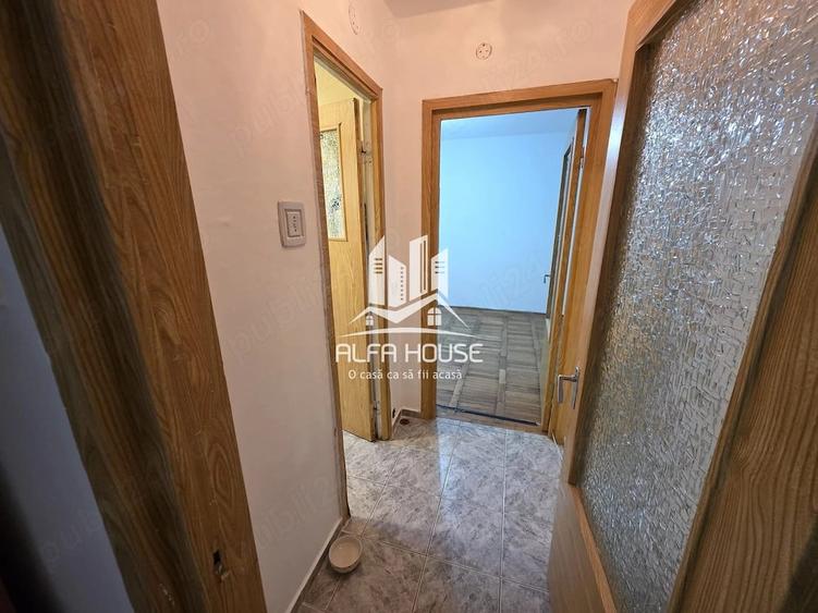 Apartament cu 3 camere semidecomandat în Govândari