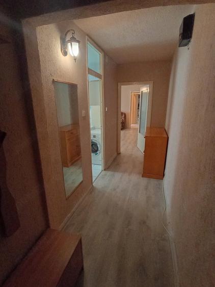 Apartament cu 2 camere semidecomandat în Girocului