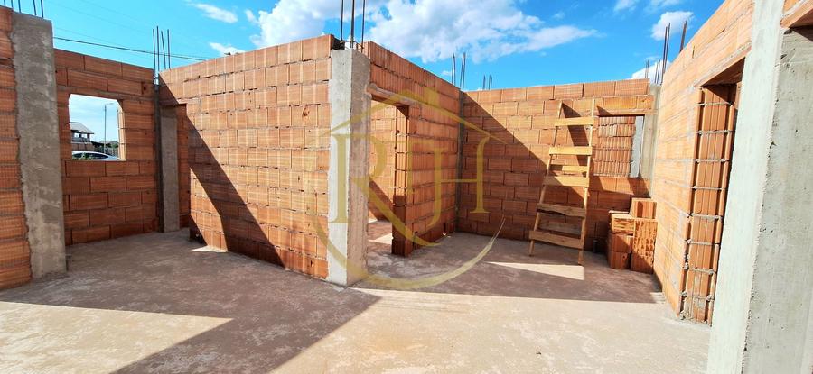 Duplex cu 3 camere cu Canalizare în Giroc
