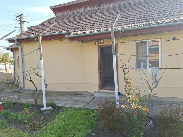 Casă cu 3 camere în Stâlpu