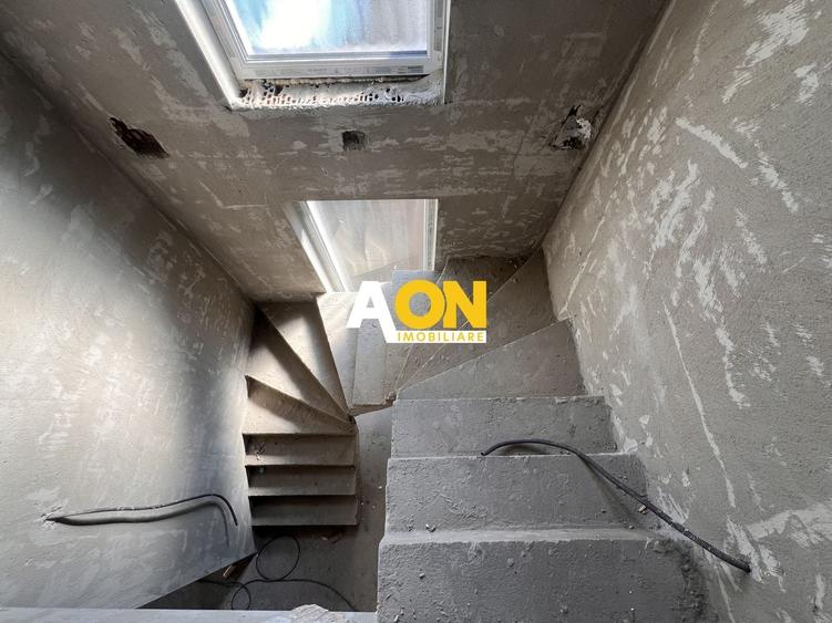 Casă individuală cu 4 camere cu Canalizare în Micești