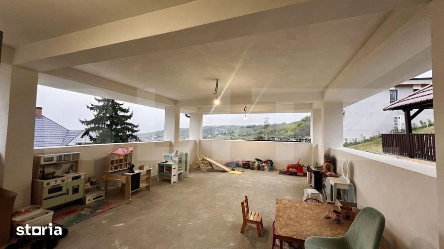 Casă cu 5 camere cu Teren 1988 Mp în Oncea