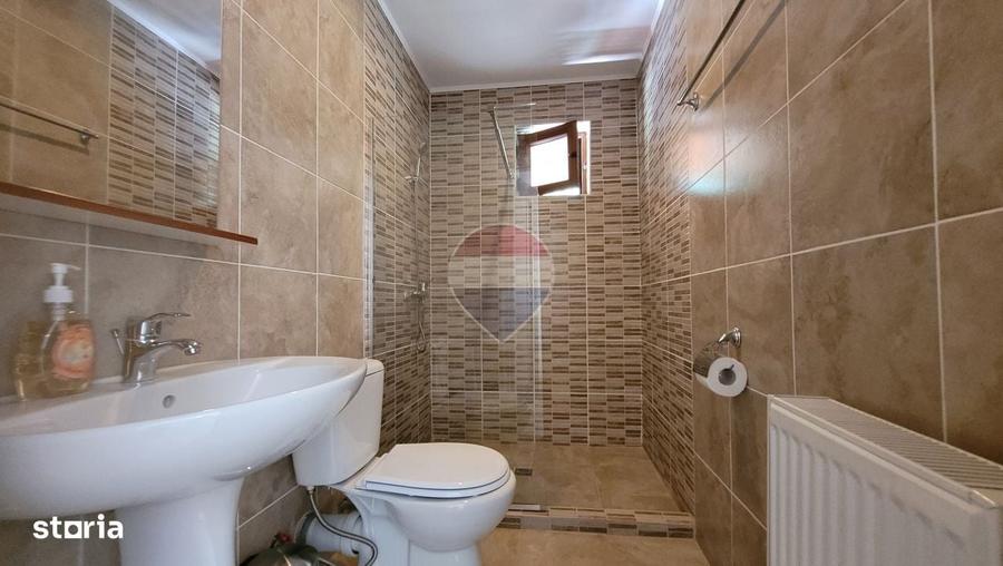 Spațiu comercial, de 377 mp, în Moieciu