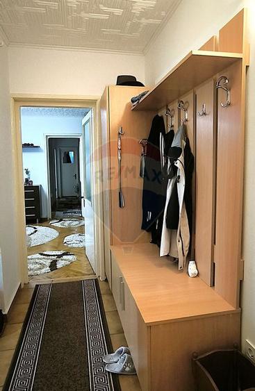 Apartament cu 4 camere semidecomandat în Central