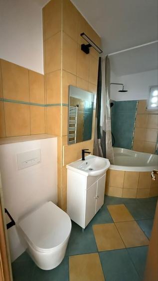 Apartament cu 3 camere decomandat în 7 Noiembrie