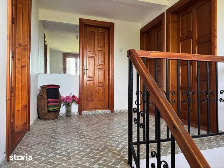 Casă cu 4 camere cu Teren 184 Mp în Bunești