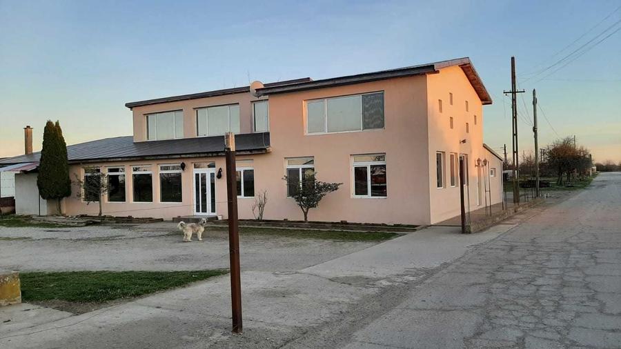 Spațiu comercial, de 700 mp, în Central