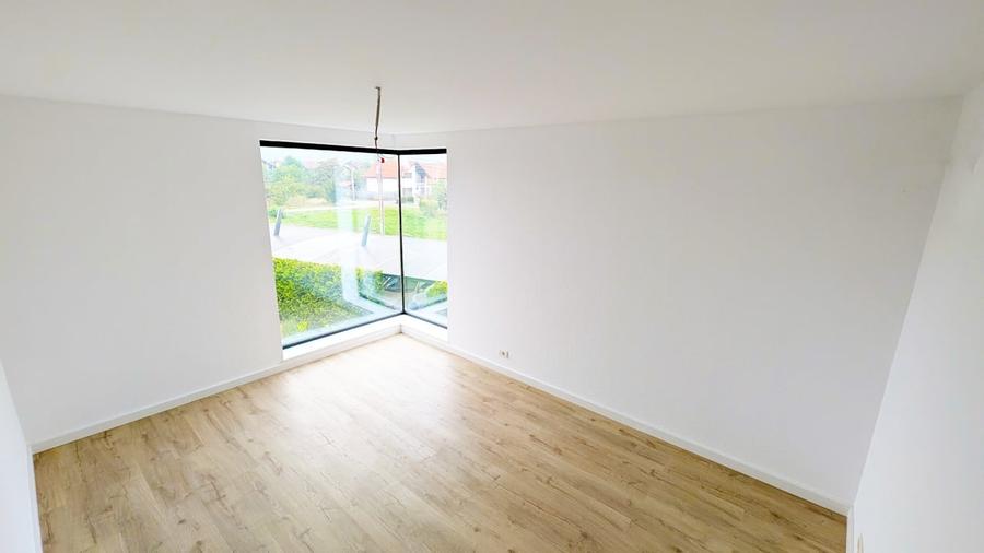 Apartament cu 4 camere decomandat în Nord-Vest