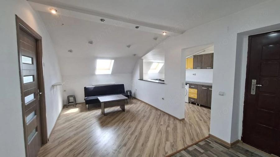 Apartament cu 3 camere decomandat în Ștefănești