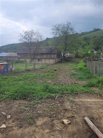 Casă cu 2 camere cu Teren 600 Mp în 9 Mai