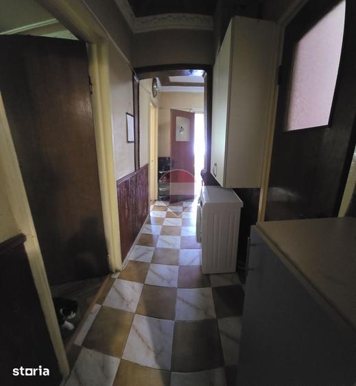 Apartament cu 3 camere decomandat în Berceni