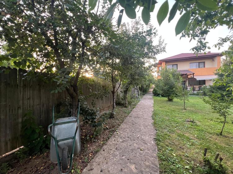 Casă cu 5 camere cu Canalizare în Gulia
